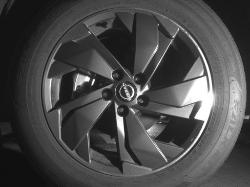 Used 2025 Nissan Rogue SV FWD image 12