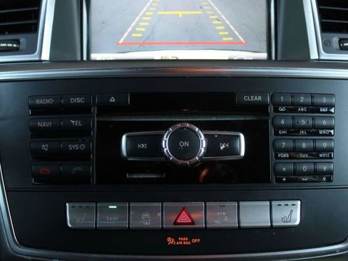 Used 2015 Mercedes-Benz ML 250 BlueTEC 4MATIC image 24