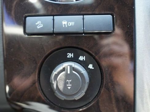 Used 2015 Ford F250 Platinum w/ FX4 Off-Road Package AWD/4WD image 31