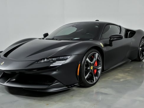 Used 2022 Ferrari SF90 Stradale AWD/4WD image 6