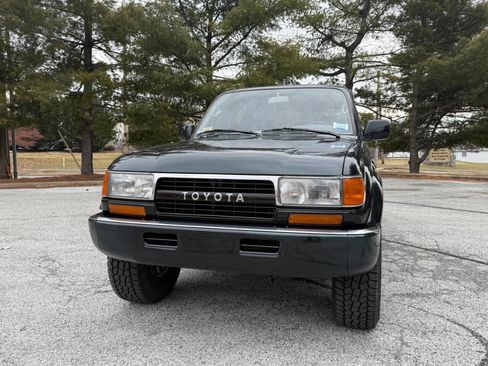 Used 1993 Toyota Land Cruiser Base AWD 4dr SUV image 3