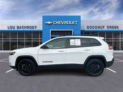 Used 2023 Jeep Cherokee Altitude Lux image 5