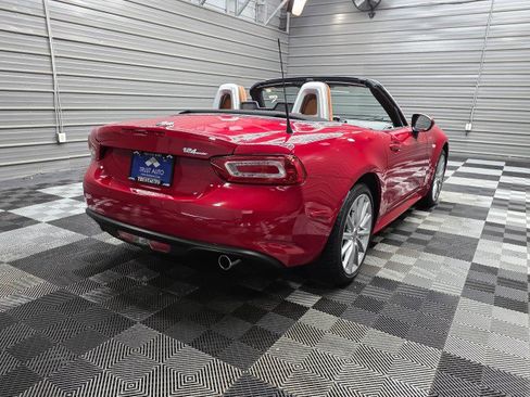 Used 2017 FIAT 124 Spider Lusso RWD image 6