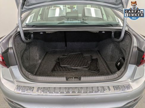 Used 2023 Volkswagen Jetta SE w/ Panoramic Sunroof Package FWD image 25