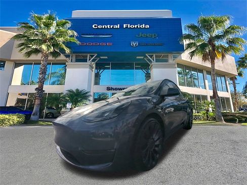 Used 2023 Tesla Model Y Long Range image 9