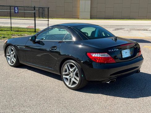 Used 2013 Mercedes-Benz SLK 250 image 6