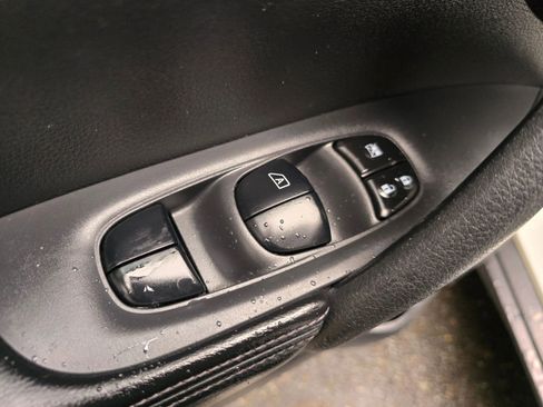 Used 2016 Nissan Rogue SL w/ SL Premium Package image 21