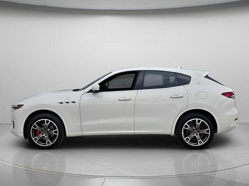 Used 2023 Maserati Levante GT AWD/4WD image 3