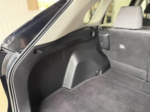 Used 2021 Toyota RAV4 XLE w/ Convenience Package AWD/4WD image 6