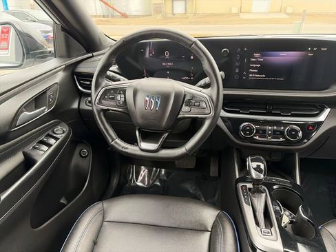 Used 2024 Buick Envista Sport Touring w/ Experience Buick Package image 29
