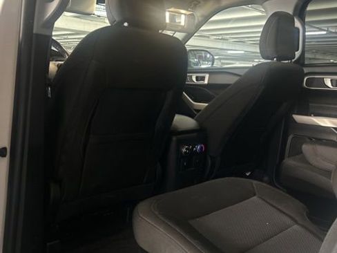 Used 2022 Ford Explorer XLT image 5