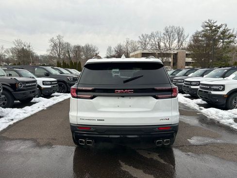 Used 2024 GMC Acadia AT4 w/ Luxury Package image 7