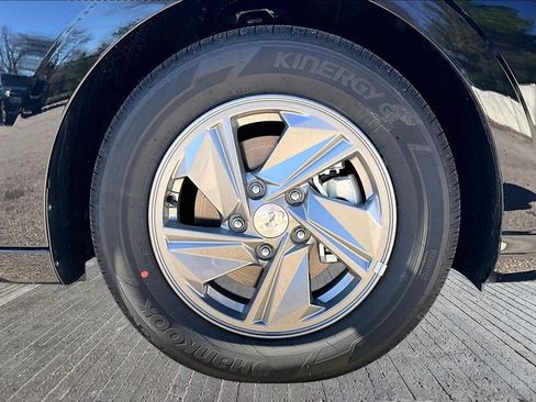 New 2026 Hyundai Elantra SE image 13