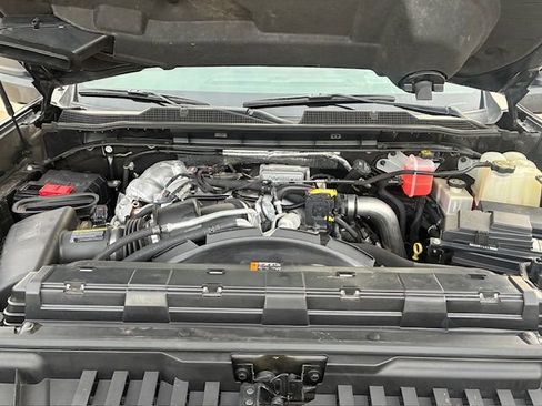 Used 2023 Chevrolet Silverado 2500 High Country w/ Z71 Off-Road Package image 6