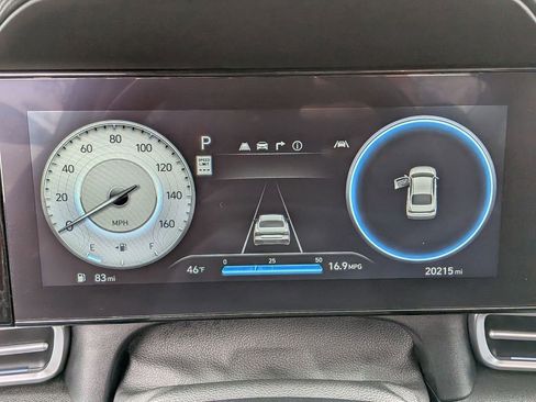 Used 2025 Hyundai Elantra SEL image 13