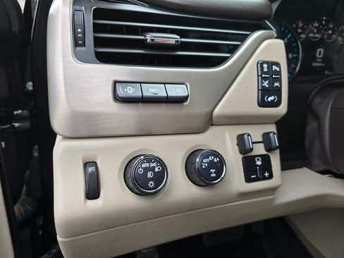 Used 2018 GMC Yukon Denali w/ Denali Ultimate Package AWD/4WD image 39