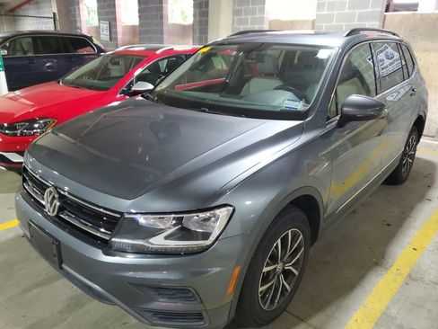 Used 2018 Volkswagen Tiguan SE w/ Panoramic Sunroof Package AWD/4WD image 1