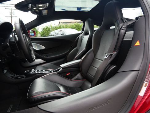 Used 2022 McLaren GT image 23