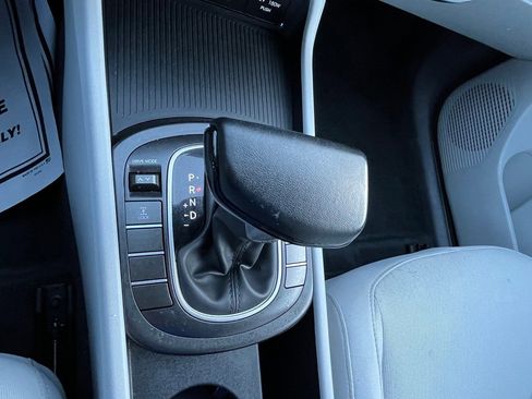 Used 2025 Hyundai Kona SEL image 11