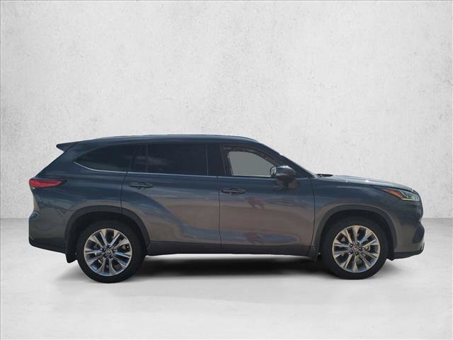 Used 2020 Toyota Highlander Limited AWD/4WD image 4