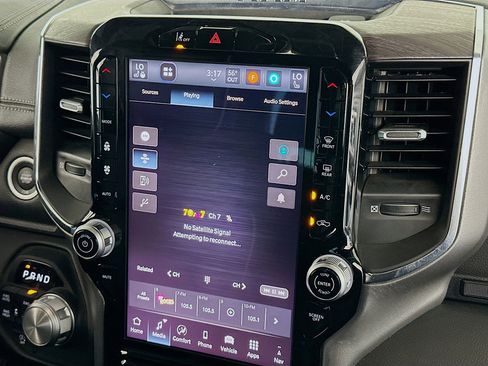 Used 2025 RAM 1500 Laramie image 19