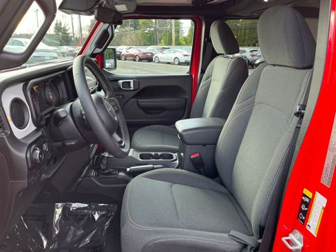 Used 2025 Jeep Wrangler Sport S image 35