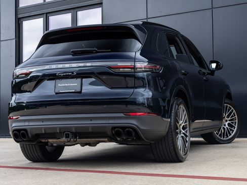 Certified 2023 Porsche Cayenne S Platinum AWD/4WD image 11