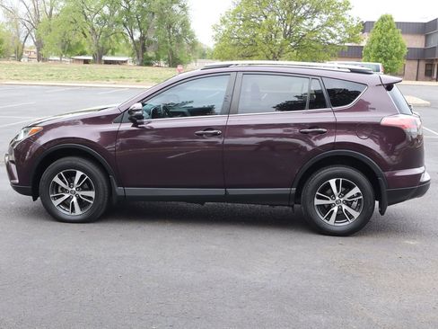 Used 2018 Toyota RAV4 XLE w/ Plus Extra Value Package FWD image 9