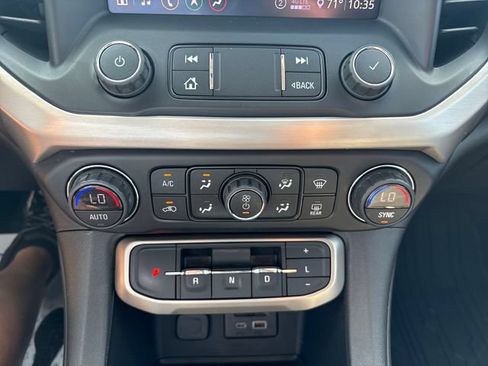 Used 2020 GMC Acadia Denali w/ Denali Ultimate Package AWD/4WD image 18