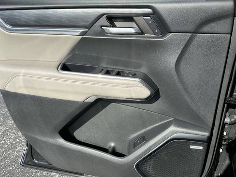 Used 2024 GMC Acadia Elevation image 19