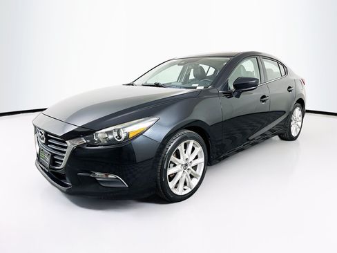 Used 2017 MAZDA MAZDA3 Touring FWD image 3