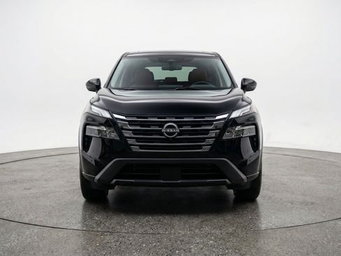 Used 2025 Nissan Rogue SV FWD image 2