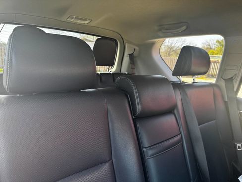 Used 2014 Lexus GX 460 image 39