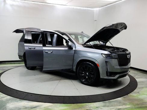 Used 2022 Cadillac Escalade ESV Sport Platinum w/ LPO, ONYX Package AWD/4WD image 10