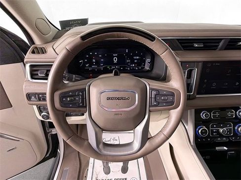 Used 2024 GMC Yukon Denali image 11