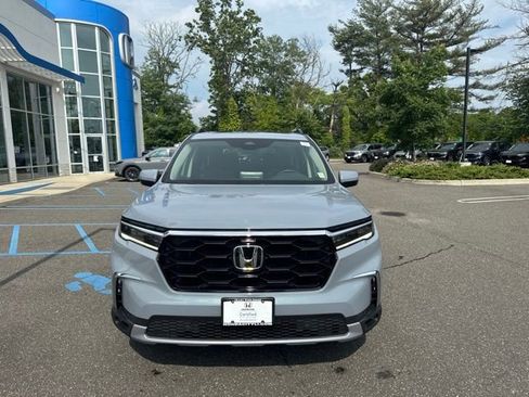 Used 2023 Honda Pilot Touring image 3