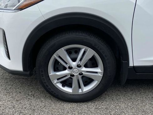 New 2025 Nissan Kicks Play S FWD image 7