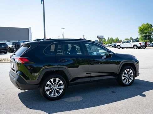 Used 2021 Toyota RAV4 XLE Premium FWD image 10