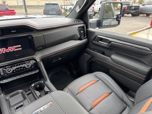 Used 2024 GMC Sierra 2500 AT4 w/ AT4 Premium Plus Package image 19