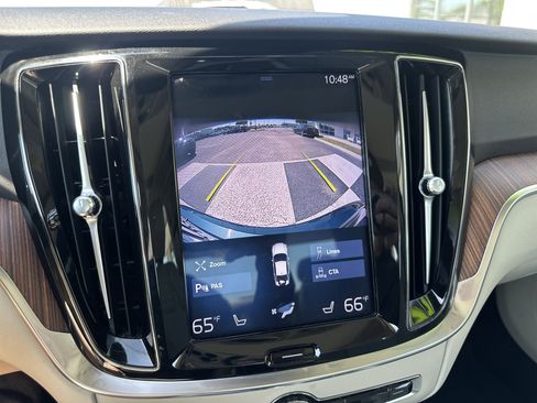 Used 2019 Volvo S60 T6 Momentum image 18