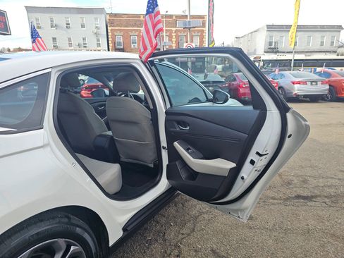 Used 2023 Honda Accord EX image 12