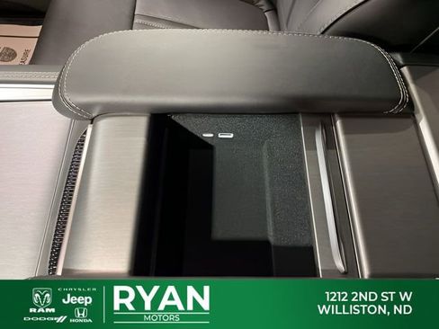 New 2026 Jeep Grand Wagoneer L Limited AWD/4WD image 37