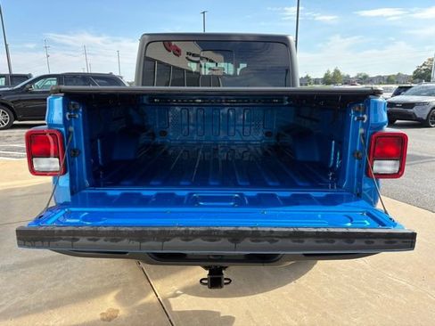 Used 2023 Jeep Gladiator Sport image 20