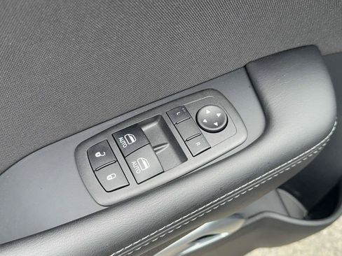 Used 2023 Dodge Challenger R/T RWD image 5