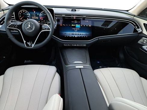 Used 2026 Mercedes-Benz E 350 4MATIC Sedan image 9