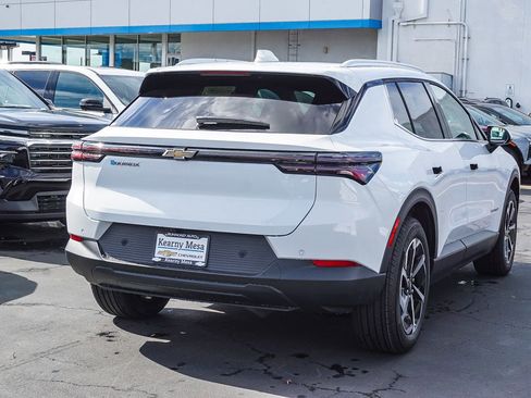 New 2026 Chevrolet Equinox EV LT image 8