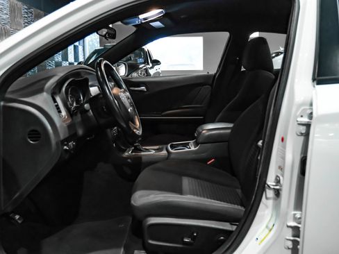Used 2023 Dodge Charger SXT RWD image 4