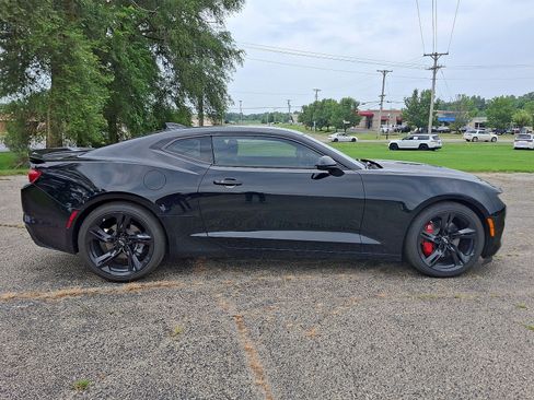 Used 2022 Chevrolet Camaro LT w/ Technology Package RWD image 25