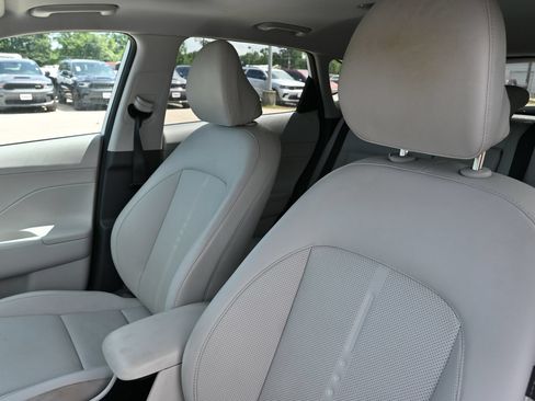 Used 2024 Hyundai Kona Limited AWD/4WD image 12