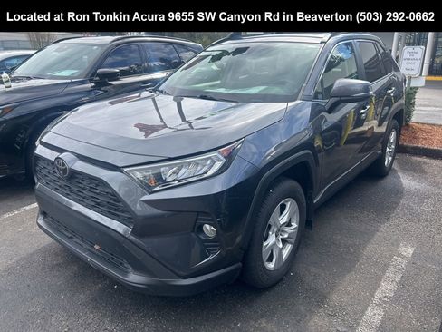 Used 2019 Toyota RAV4 XLE w/ Convenience Package image 5